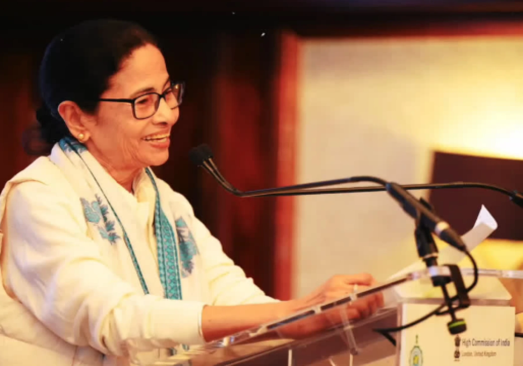 Mamata Banerjee Asks British Airways to Revive Direct Flights from London to Kolkata Mamata Banerjee Asks British Airways to Revive Direct Flights from London to Kolkata
